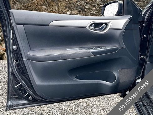 Used 2015 Nissan Sentra SV FWD image 18