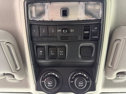 Used 2018 Toyota 4Runner TRD Off-Road Premium image 19