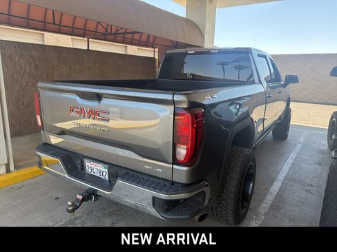 Used 2020 GMC Sierra 1500 SLE w/ SLE Value Package AWD/4WD image 3