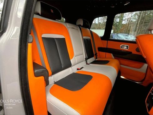 Used 2026 Rolls-Royce Cullinan image 24