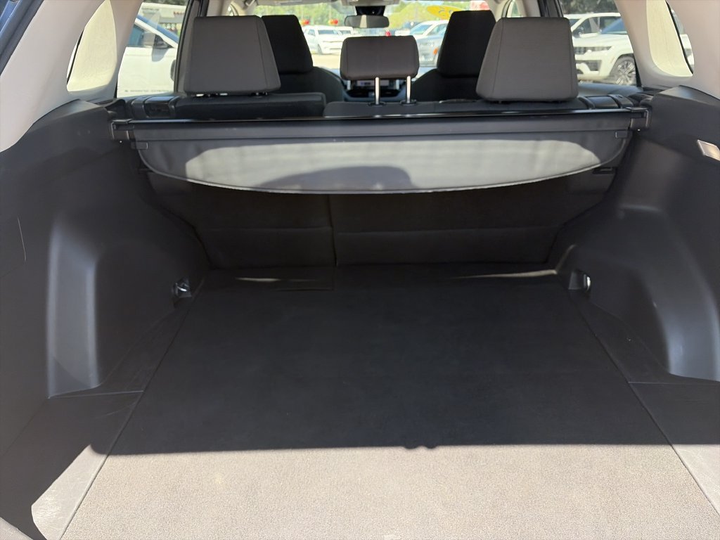 Used 2025 Toyota RAV4 XLE FWD image 28