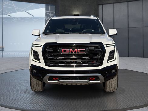 Certified 2025 GMC Yukon AT4 Ultimate AWD/4WD image 9