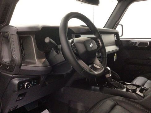 New 2025 Ford Bronco Badlands image 10