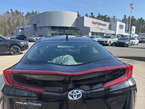 Used 2021 Toyota Prius Prime LE FWD image 7