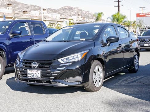 Used 2025 Nissan Versa S image 6