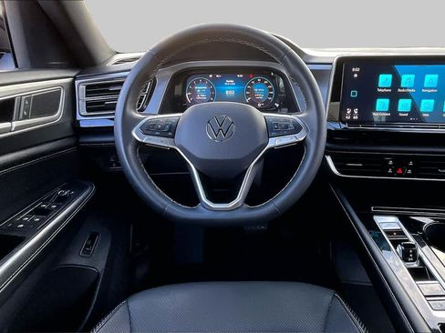 Used 2024 Volkswagen Atlas Cross Sport SE FWD image 6