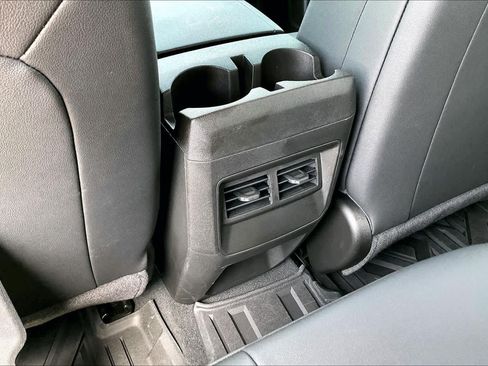 Used 2025 Chevrolet Colorado Trail Boss AWD/4WD image 33