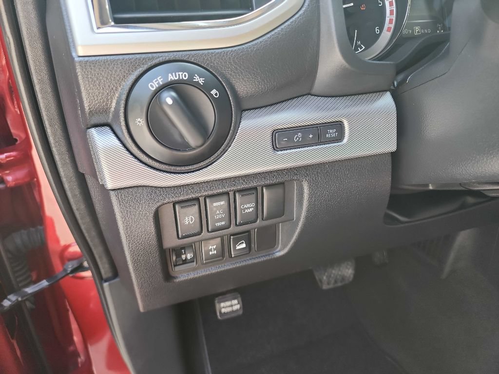 Used 2017 Nissan Titan PRO-4X AWD/4WD image 22