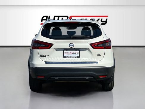 Used 2022 Nissan Rogue Sport SL FWD image 6