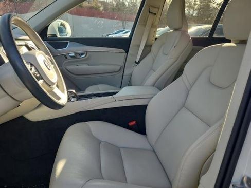 Certified 2024 Volvo XC90 B5 Core image 5