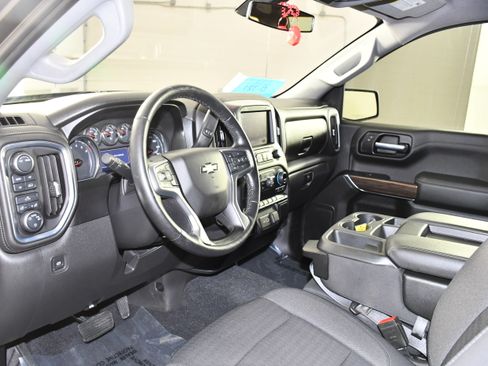 Used 2020 Chevrolet Silverado 1500 LT w/ All-Star Edition AWD/4WD image 2