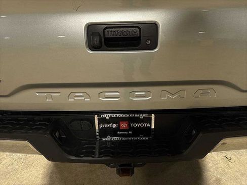 Certified 2023 Toyota Tacoma SR5 AWD/4WD image 25