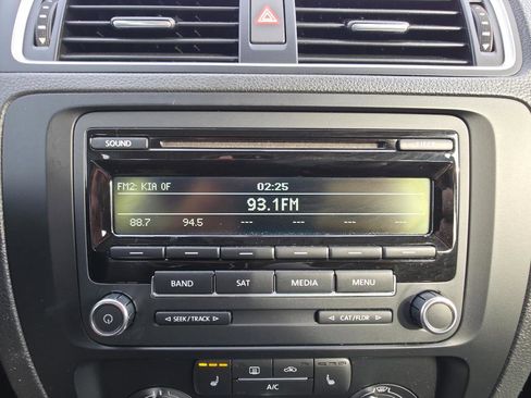 Used 2014 Volkswagen Jetta SE image 31