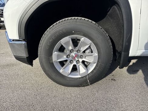 New 2026 GMC Sierra 1500 SLE image 10