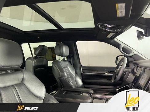 Used 2022 Jeep Wagoneer Series I w/ Premium Group I AWD/4WD image 27