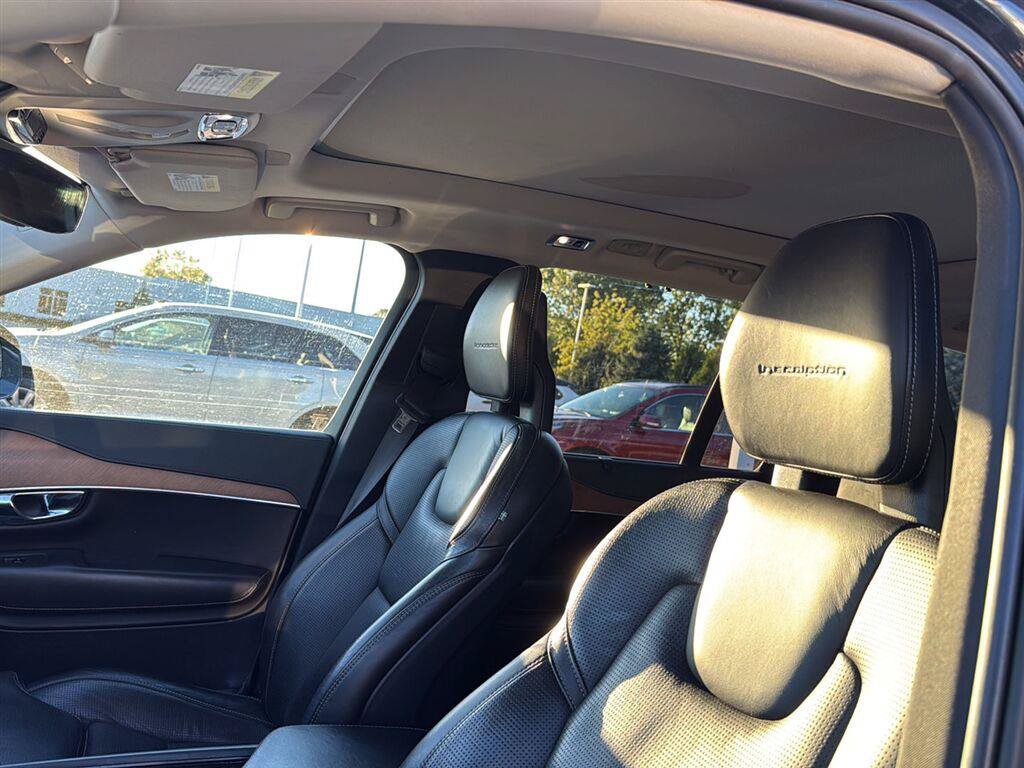 Used 2016 Volvo XC90 T6 Inscription w/ Vision Package AWD/4WD image 16