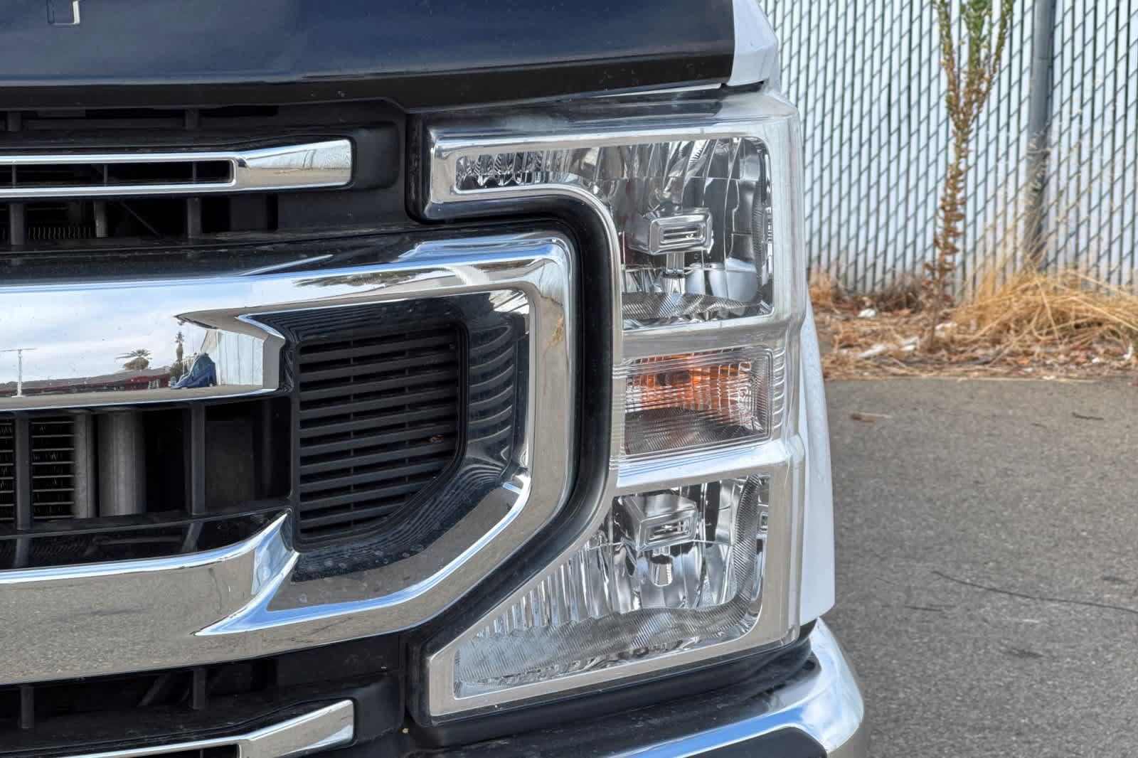 Used 2021 Ford F250 XLT w/ XLT Premium Package AWD/4WD image 13