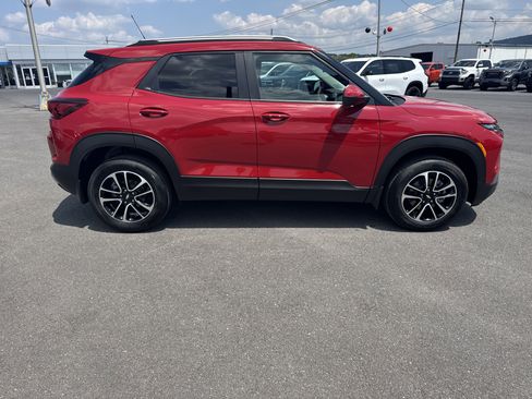 New 2026 Chevrolet TrailBlazer LT w/ Convenience Package image 2