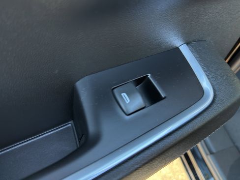 Used 2022 Chevrolet Silverado 1500 LT image 31