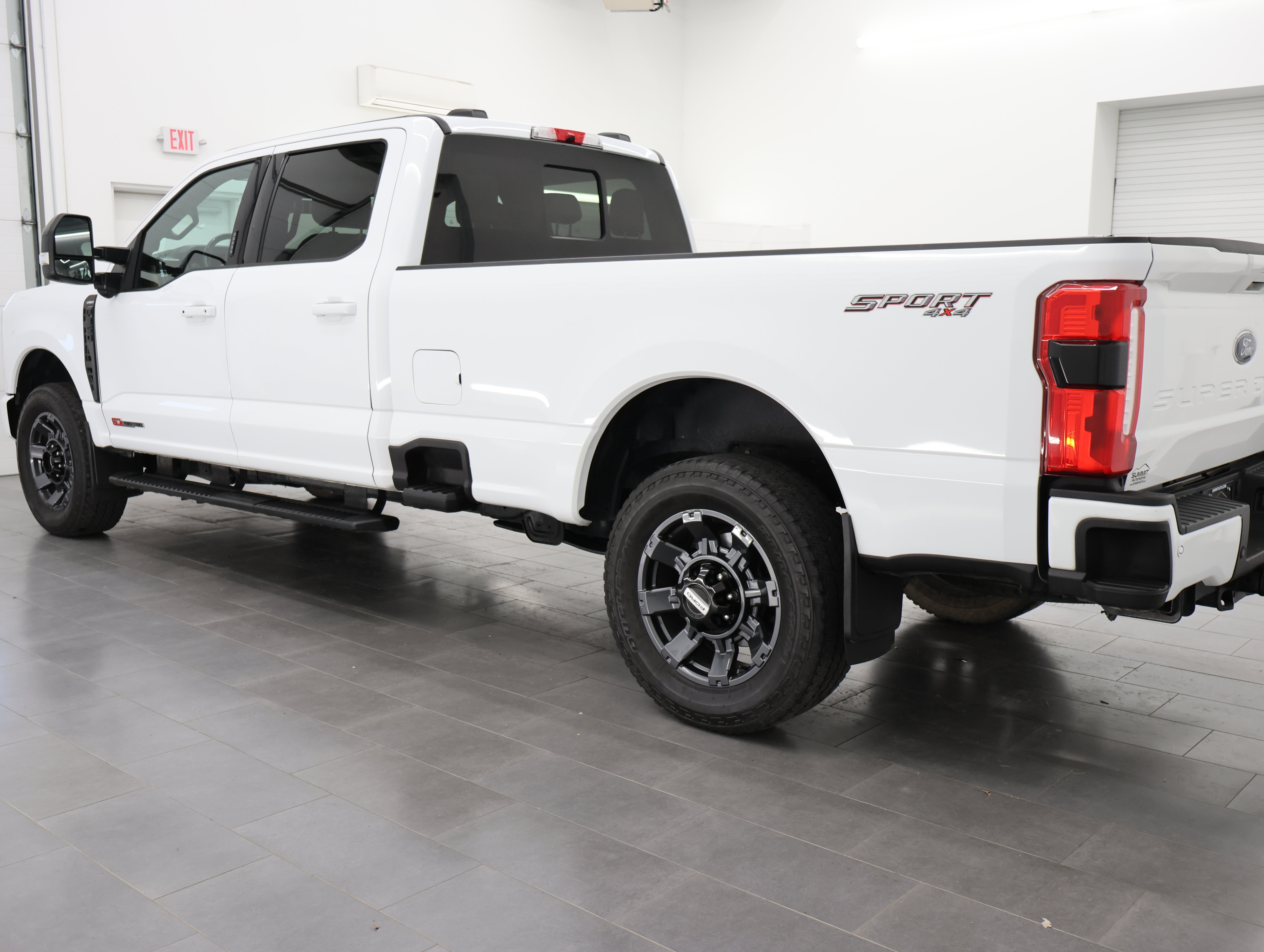 Used 2024 Ford F350 Lariat w/ Sport Appearance Package AWD/4WD image 6