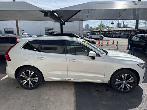 Used 2023 Volvo XC60 B5 Ultimate image 4