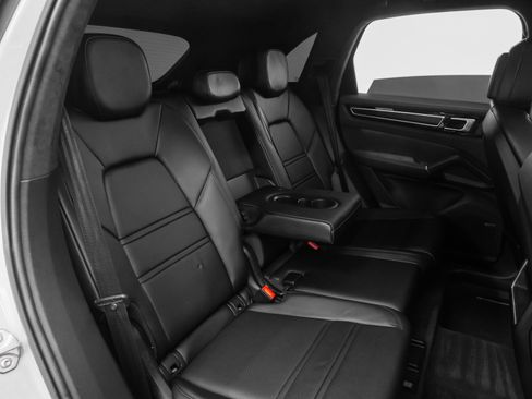Used 2023 Porsche Cayenne GTS image 30
