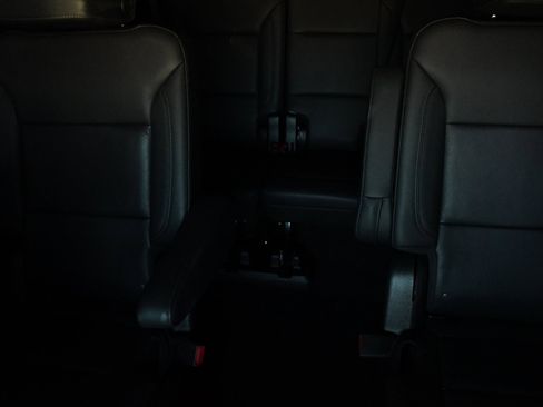 Used 2022 Chevrolet Tahoe LT w/ Luxury Package image 10