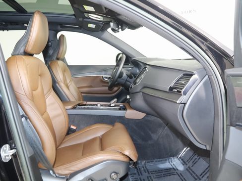 Used 2023 Volvo XC90 T8 Ultimate w/ Protection Package Premier image 13