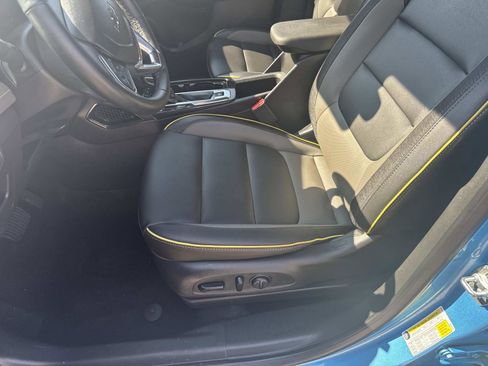 Used 2025 Chevrolet TrailBlazer ACTIV w/ Convenience Package image 16