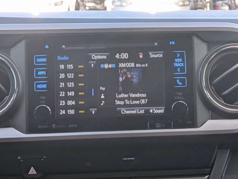 Used 2019 Toyota Tacoma TRD Off-Road AWD/4WD image 18