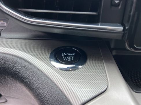 Used 2022 Ford Explorer XLT w/ Equipment Group 202A image 32