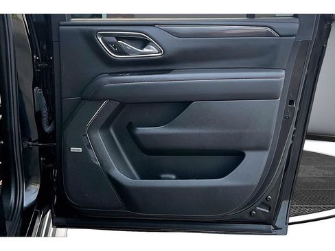 Used 2023 Chevrolet Suburban RST w/ Luxury Package AWD/4WD image 41