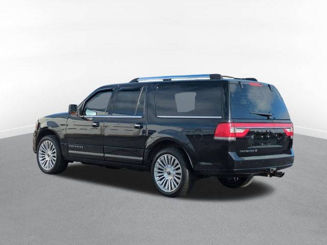 Used 2017 Lincoln Navigator L Reserve AWD/4WD image 4