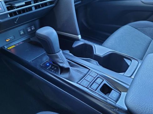 Used 2025 Toyota Camry LE image 12