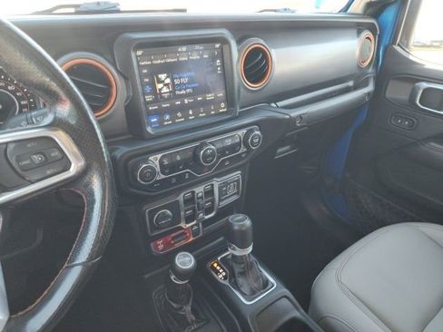 Used 2022 Jeep Gladiator Mojave w/ Cold Weather Group AWD/4WD image 29