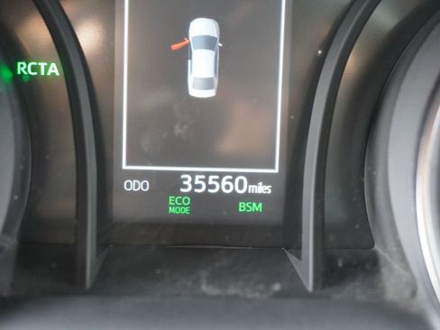 Used 2024 Toyota Camry SE FWD image 4