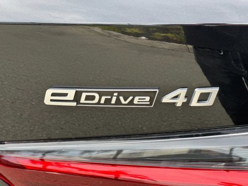 Used 2022 BMW i4 eDrive40 w/ M Sport Package image 29