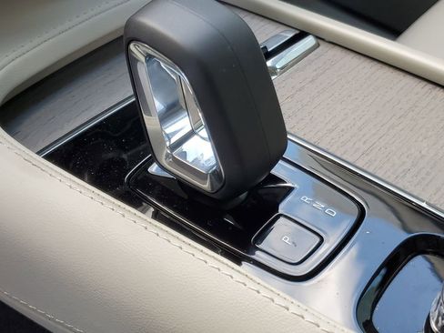 Certified 2025 Volvo XC90 T8 Core w/ Protection Package image 24