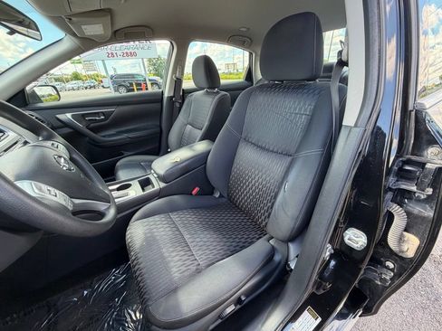 Used 2017 Nissan Altima 2.5 S w/ Power Driver Seat Package FWD image 4
