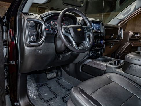 Used 2022 Chevrolet Silverado 2500 LTZ w/ LTZ Plus Package image 17