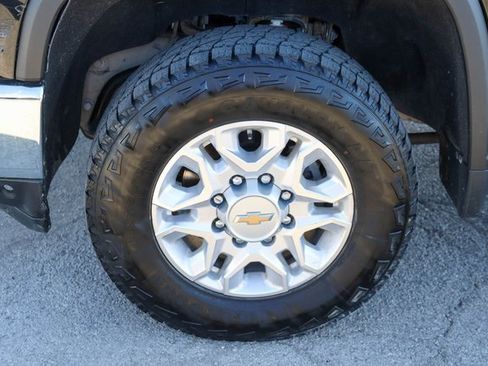 Used 2022 Chevrolet Silverado 2500 LT w/ Convenience Package image 7