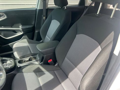 Used 2025 Kia Soul LX w/ LX Technology Package image 31