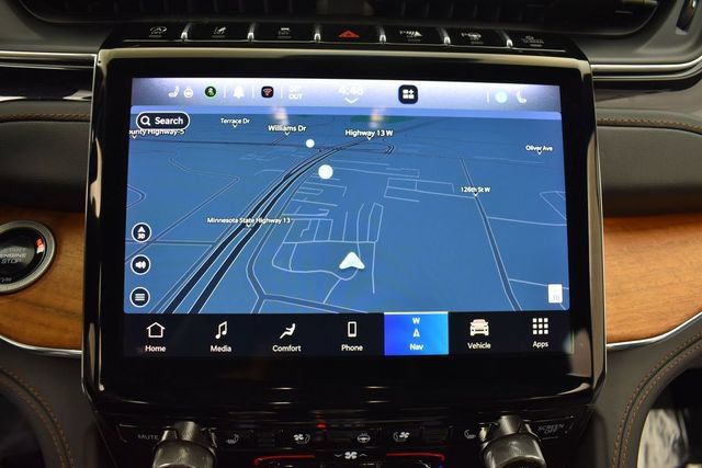 Used 2024 Jeep Grand Cherokee Summit AWD/4WD image 11