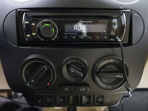 Used 2008 Volkswagen Beetle S image 20