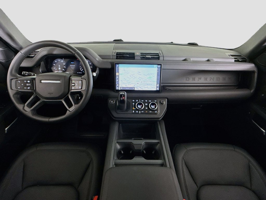 Used 2025 Land Rover Defender 110 X-Dynamic SE AWD/4WD image 9