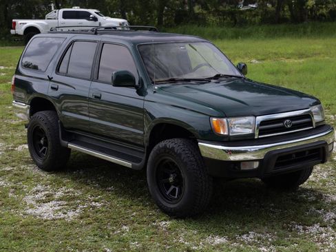 Used 2000 Toyota 4Runner SR5 w/ Upgrade Value Pkg 2 RWD image 15