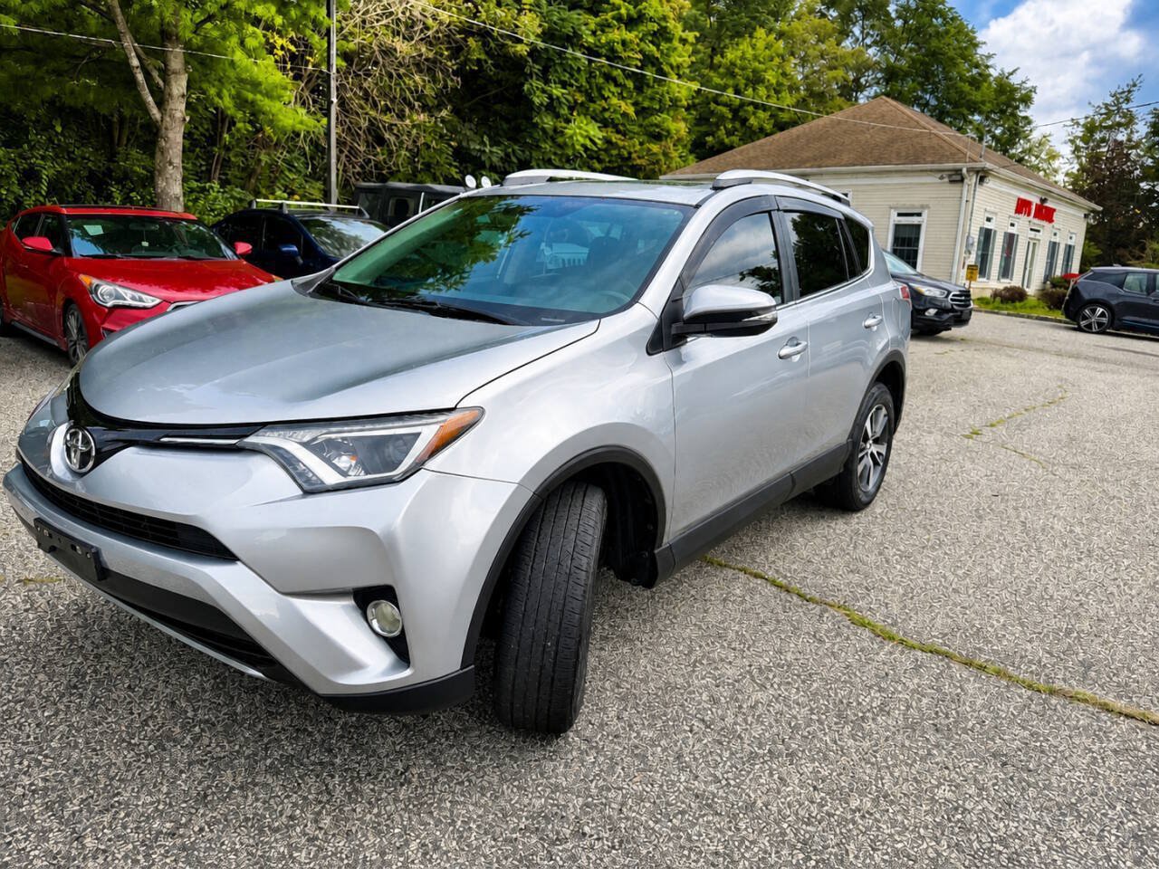 Used 2016 Toyota RAV4 XLE AWD/4WD image 2
