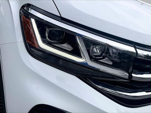 Certified 2023 Volkswagen Atlas SE FWD image 28