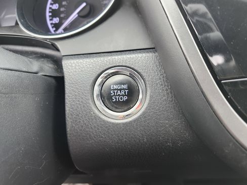Used 2019 Toyota Camry LE w/ Convenience Package FWD image 6