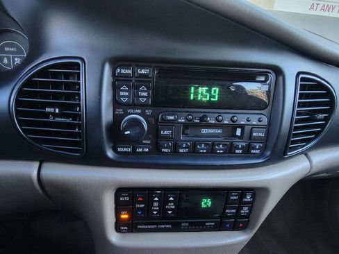 Used 2002 Buick Regal LS w/ LS Premium Pkg image 36